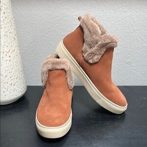 Cougar Duffy leather waterproof women’s 9 boot shoes